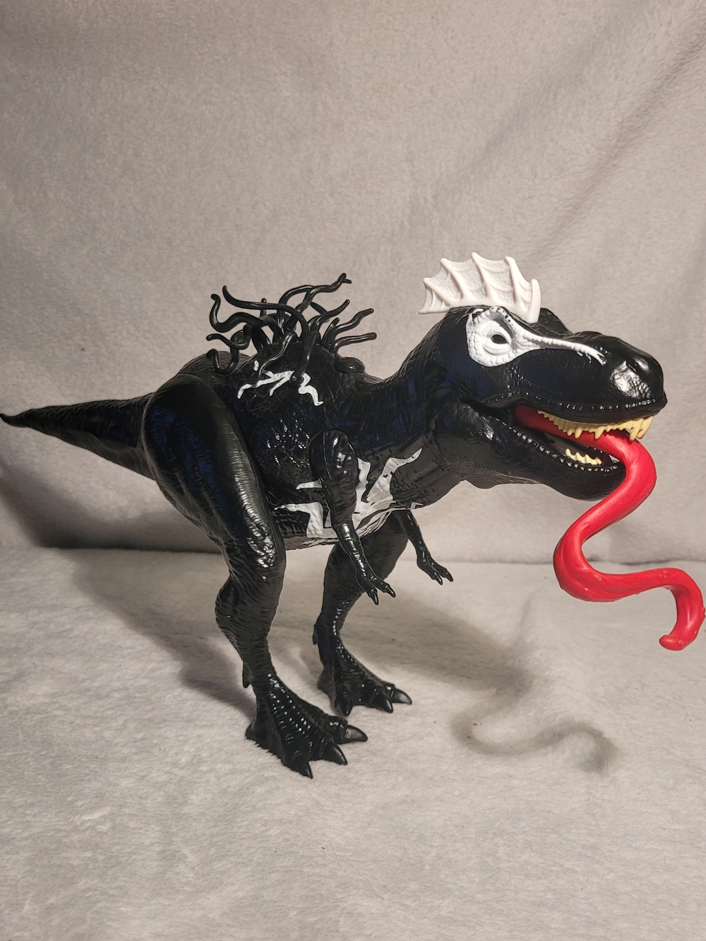 Marvel Spider Man Epic World of Action VenomVersus Venomsaurus Rex (16”/7")